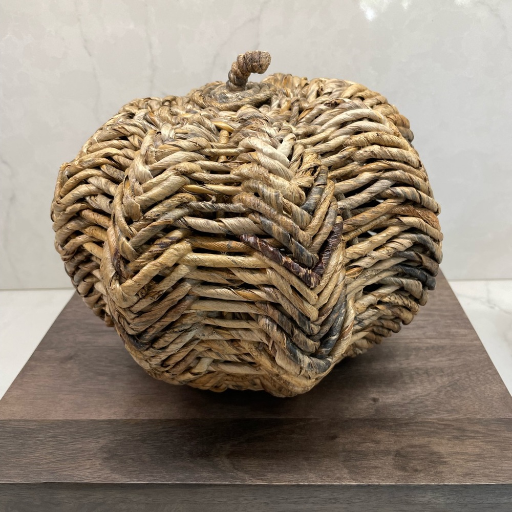 Rattan pumpkin